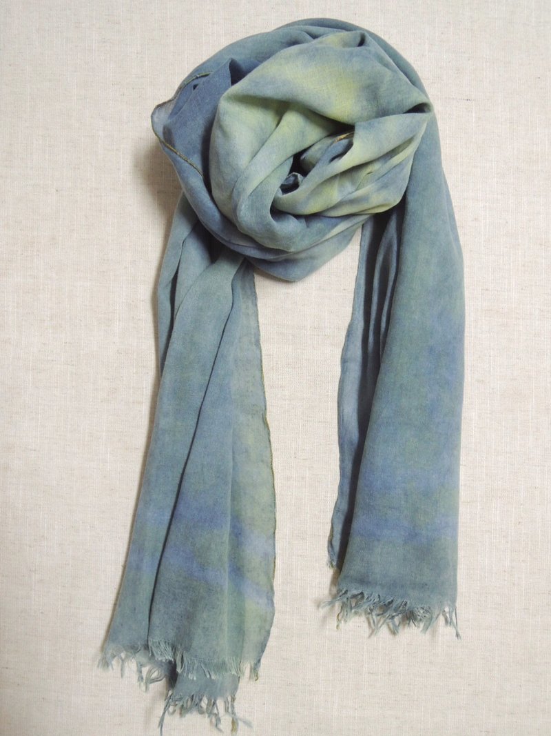 【姆姆手作良品】蓝染X姜黄 黄绿蓝相间植物染纯棉围巾 - 丝巾 - 棉．麻 蓝色