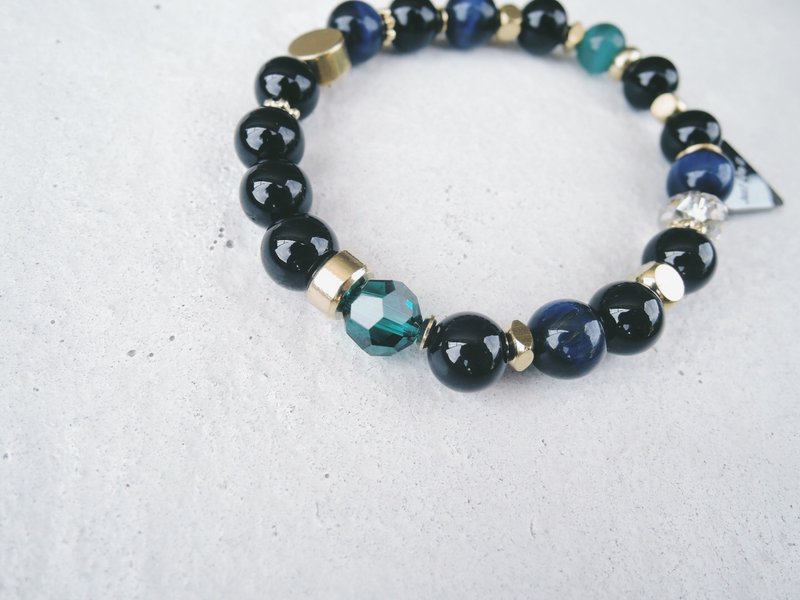 Zhu.绿眼x水晶x黑 (Just Do It) - 手链/手环 - 其他材质 