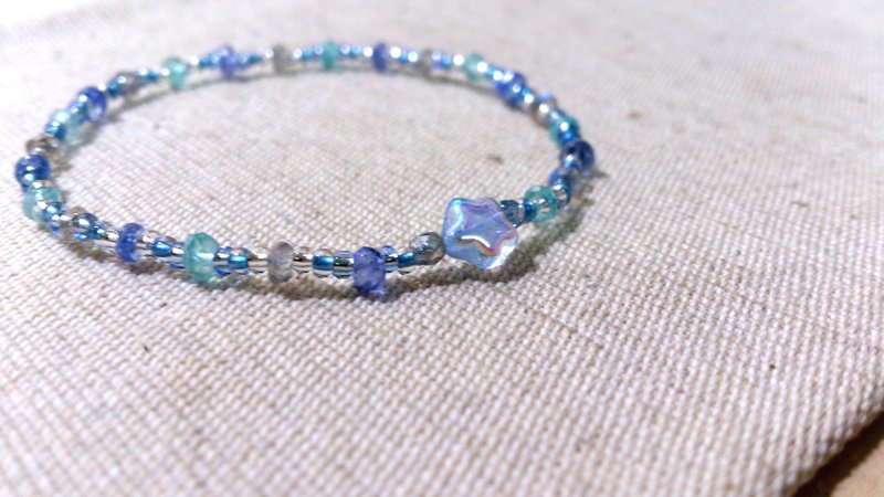 crystal in dearsharka || dotdot．丹泉石 x 浅蓝磷灰石 x 拉长石 x 炫蓝彩小星星 - 手链/手环 - 宝石 蓝色