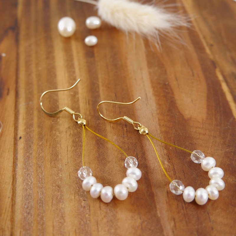 【ColorDay】Ocean Love系列~ 天然珍珠白水晶纯铜水滴耳环 - 耳环/耳夹 - 宝石 白色