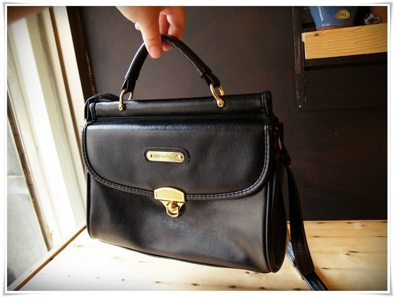 Vintage。黑色复古老皮包/肩包。可提可背。多夹层。 - 侧背包/斜挎包 - 其他材质 