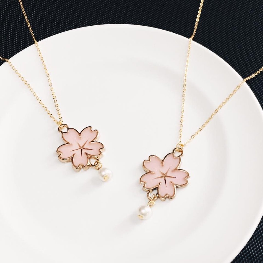 Reverie Jewellery - 限量版手绘樱花珍珠项链 - 项链 - 其他金属 粉红色