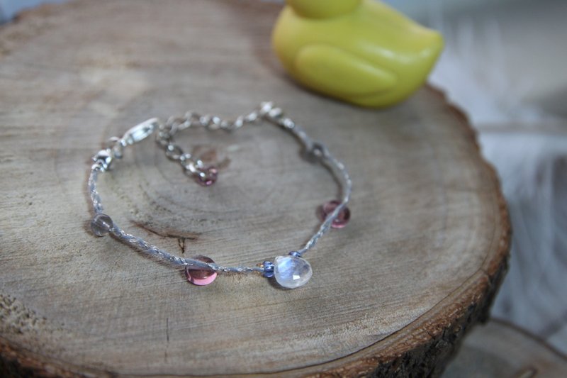 KNIT WITH LOVE 超美的强蓝光的月亮石银线手编手链 - 手链/手环 - 宝石 蓝色