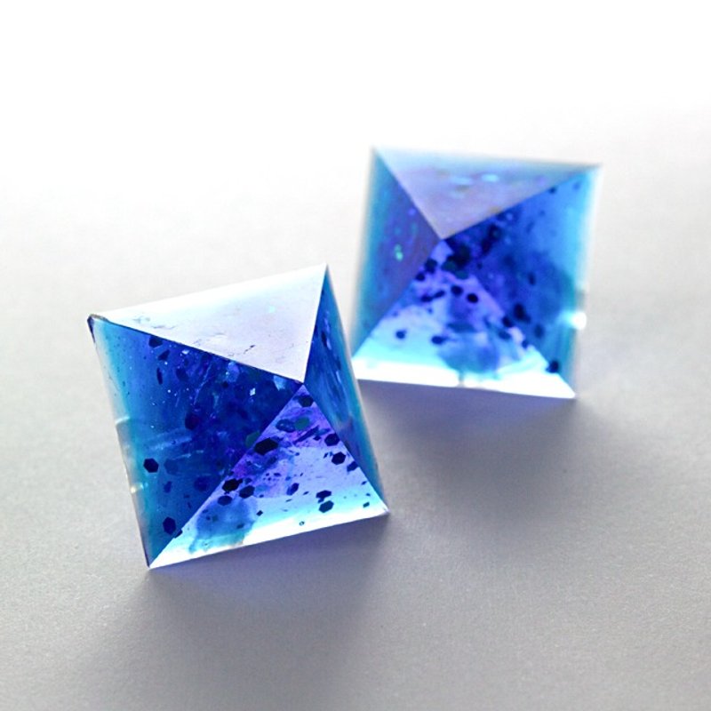 Pyramid earrings (cobalt) - 耳环/耳夹 - 其他材质 蓝色