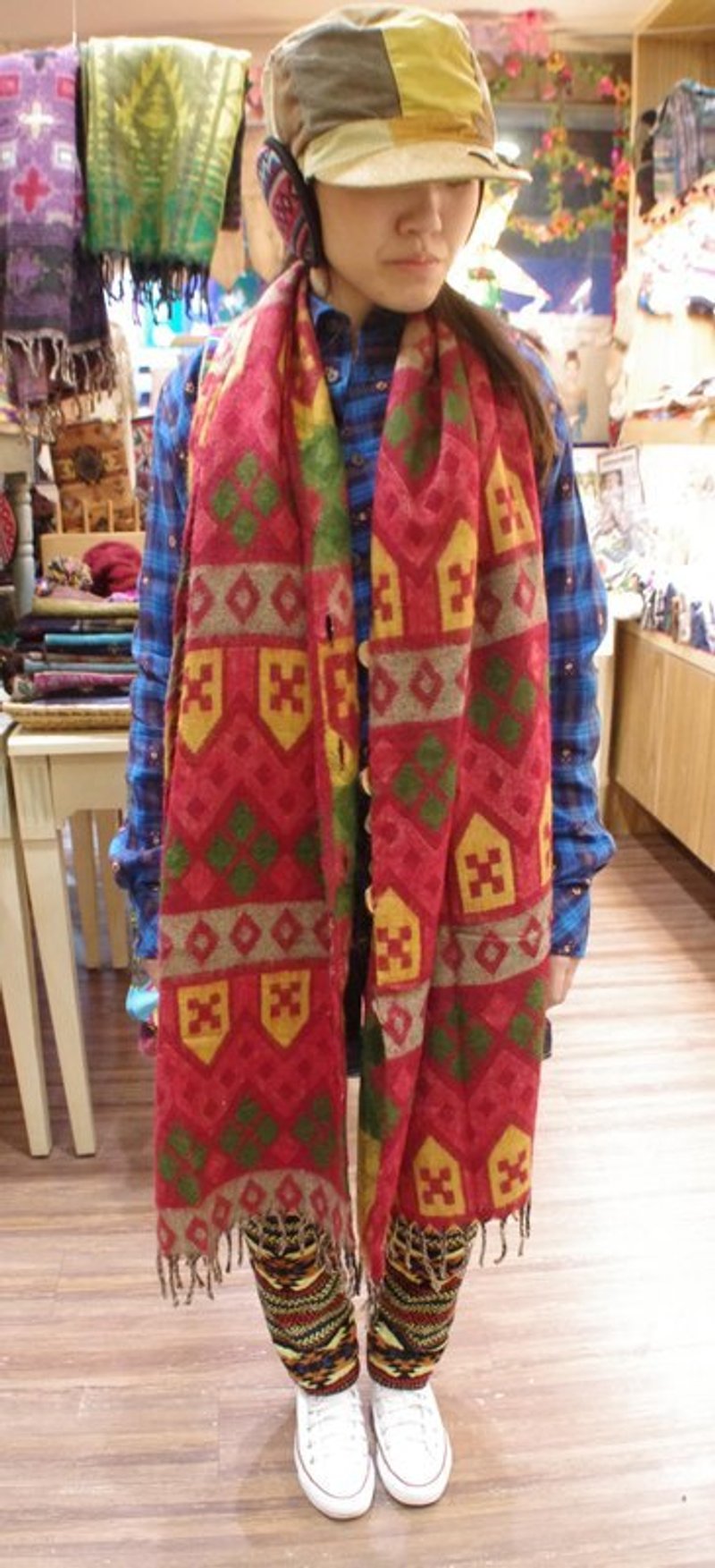 saibaba ethnique // 秋冬款 多重式几合钮扣流苏 两用围巾/披巾 - 丝巾 - 其他材质 多色