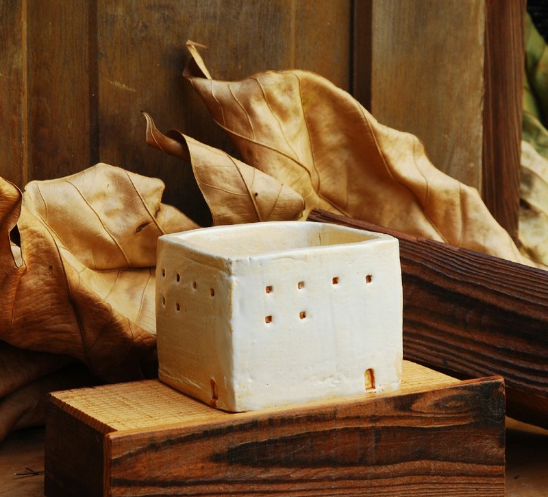 云之端 城堡--方盆器1（不含多肉植物+有孔）花盆 - 其他 - 其他材质 橘色