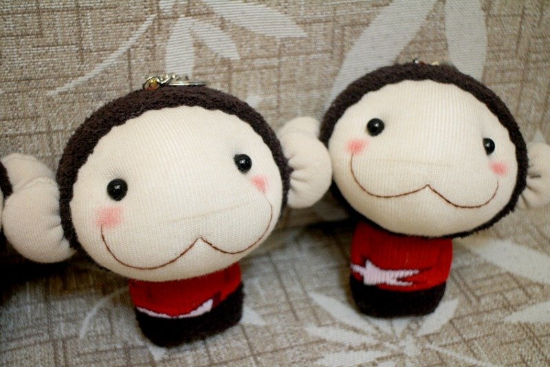 顽皮猴吊饰~玛汀袜子娃娃 - 玩偶/公仔 - 其他材质 红色