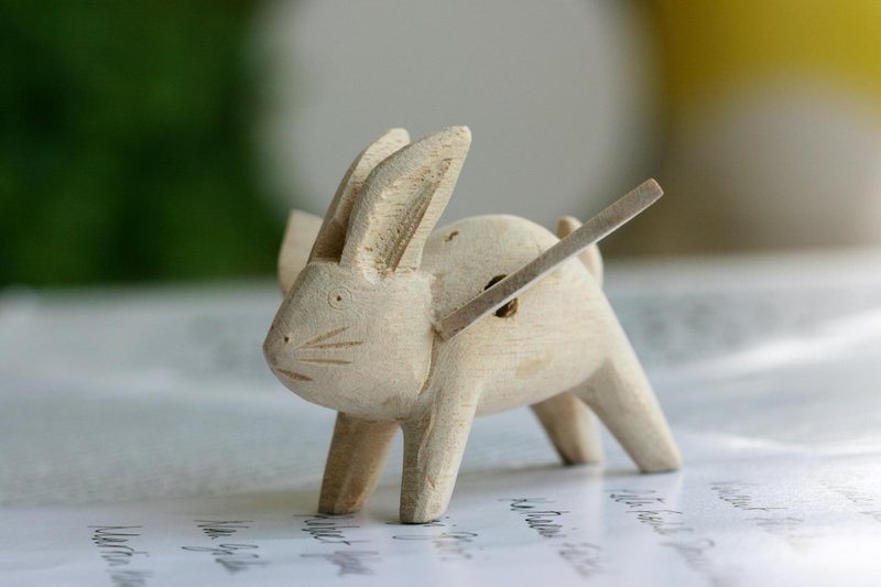 手工木制 小飞兔 摆饰 -- Flying Rabbit - 摆饰 - 木头 咖啡色