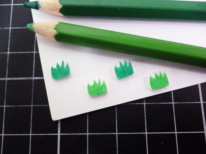 Fei，story - 手绘童绘小草耳环 防过敏耳针/耳夹 (下标请指定颜色 深or浅，没填写默认一深一浅) - 耳环/耳夹 - 塑料 绿色