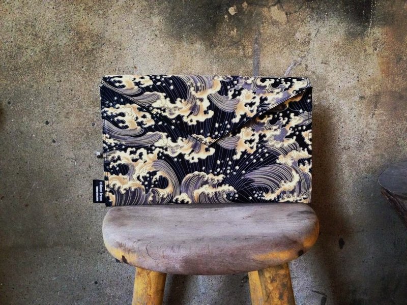 【手拿包/侧背包/信封包Dream Bag-日式经典海浪风格-黑咖款】 - 手拿包 - 其他材质 
