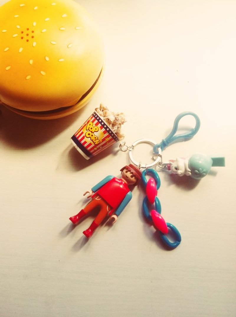 ✌ Toy chain｜复古老玩具乐高人钥匙圈 爆米花和逼逼哨 礼物 - 吊饰 - 塑料 黄色