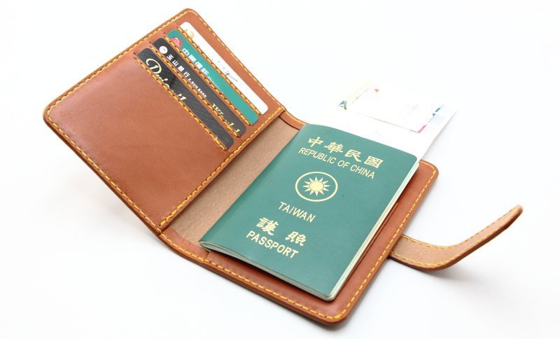 The Simple Life - PASSPORT CASE 护照夹 - 护照夹/护照套 - 真皮 金色