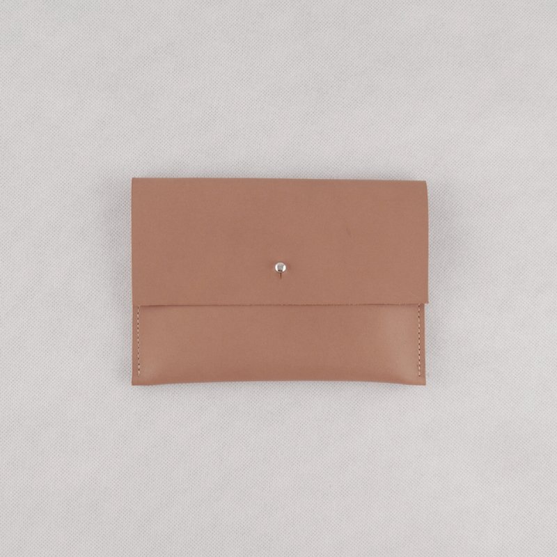 RRENAE Leatherware / 奶茶色．小物包(Ｍ)．化妆包 - 化妆包/杂物包 - 真皮 卡其色