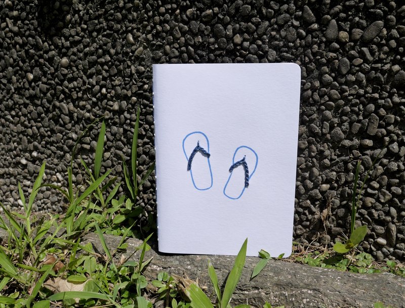 【一人自游散策-夹脚拖(蓝)．手工笔记本】 - 笔记本/手帐 - 纸 白色