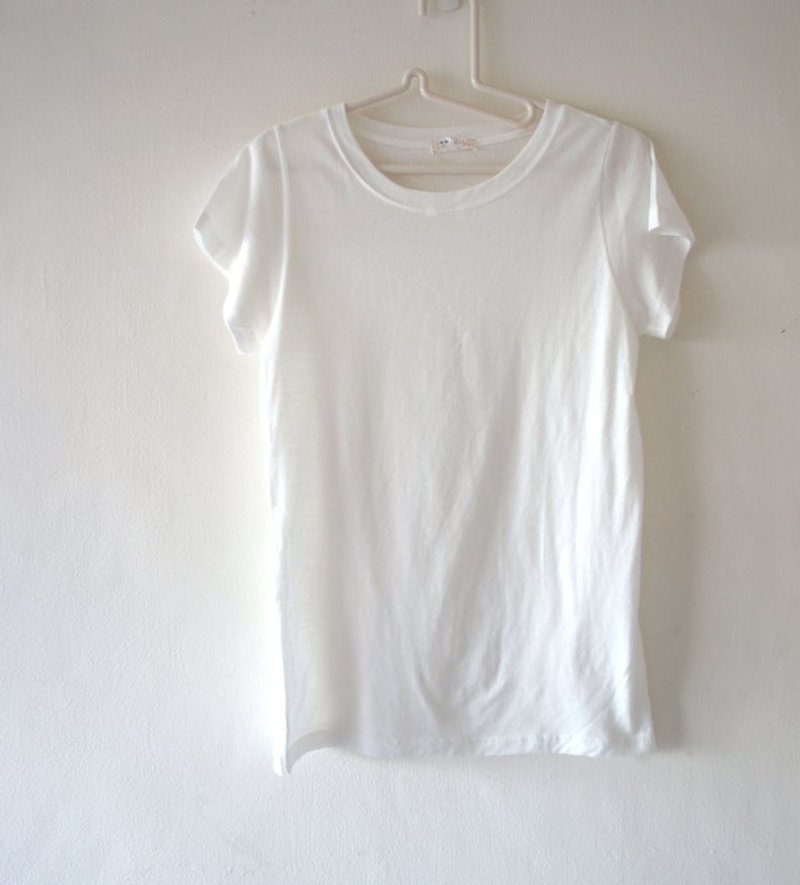 最舒服的内搭 ✦ 软软100%纯绵t-shirt ✦ 圆圆领（四色：纯白/粉红/麻花灰色/海蓝） - 女装 T 恤 - 棉．麻 多色