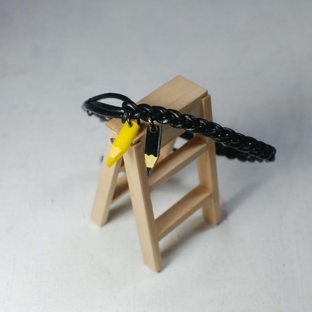 文具控 色铅笔[黑黄搭]小牛皮手链 [毕业礼物 生日礼物] - 手链/手环 - 压克力 黑色
