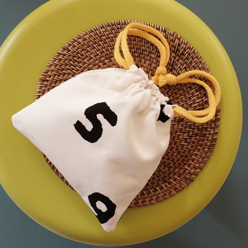 你是几号人？　幸运数字束口袋　日本棉帆布　收纳袋　杂物袋　小化妆包 - 化妆包/杂物包 - 其他材质 白色