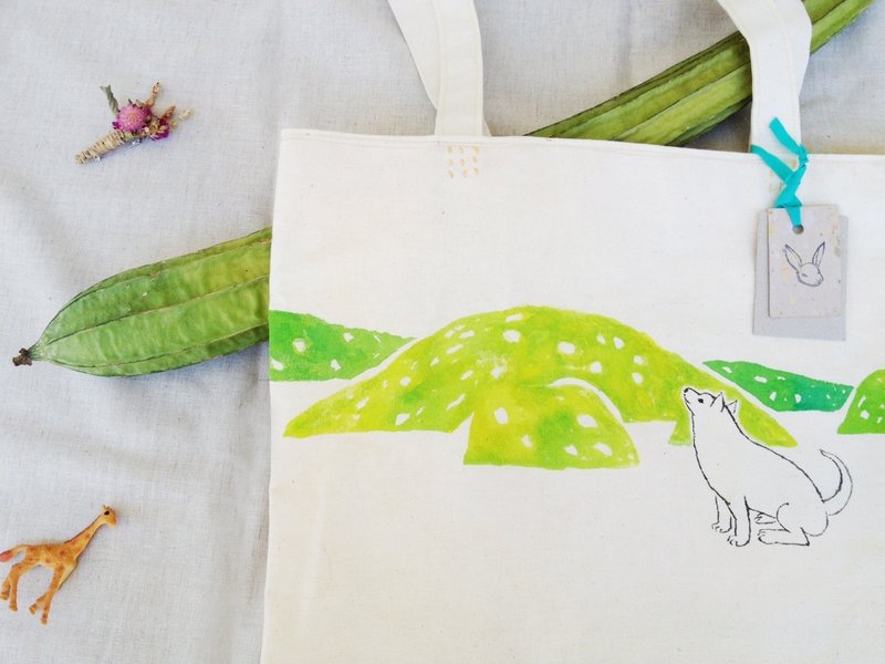 小狗和绿色山峦＿肩背包 - 侧背包/斜挎包 - 其他材质 绿色