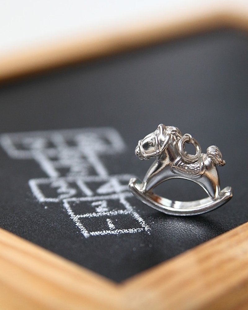 《摇摇马》手工纯银坠饰 - 项链 - 其他金属 咖啡色