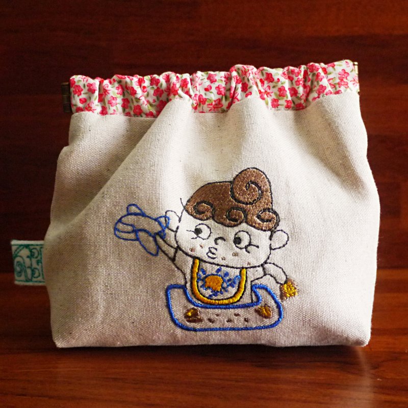 QMO娃娃 刺绣 弹片口金 收纳袋 钱包 （可绣中英文名字请备注） - 化妆包/杂物包 - 绣线 红色