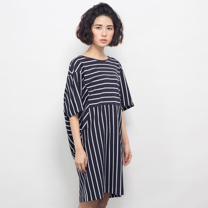 许许儿♪有机棉条纹拼接美背洋装-蓝 - 洋装/连衣裙 - 其他材质 蓝色