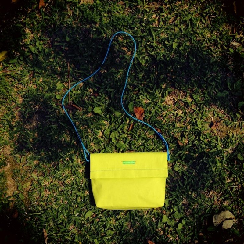 芥蓝凹凹 - 侧背包/斜挎包 - 其他材质 绿色