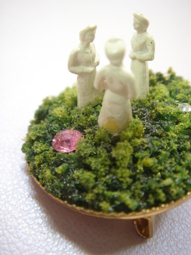 草地上的事儿people in the lawn---三姑六婆九婶 - 胸针 - 其他材质 