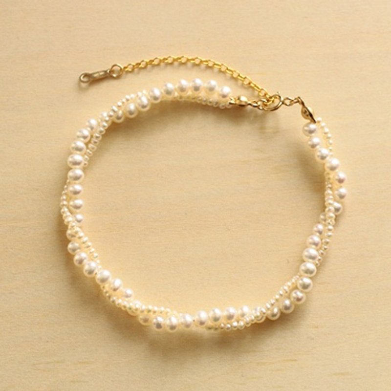 Bracelet-Bracelet with a beautiful twist of freshwater pearls and 14KGF large and small pearls-GraceR01 - 手链/手环 - 其他金属 白色