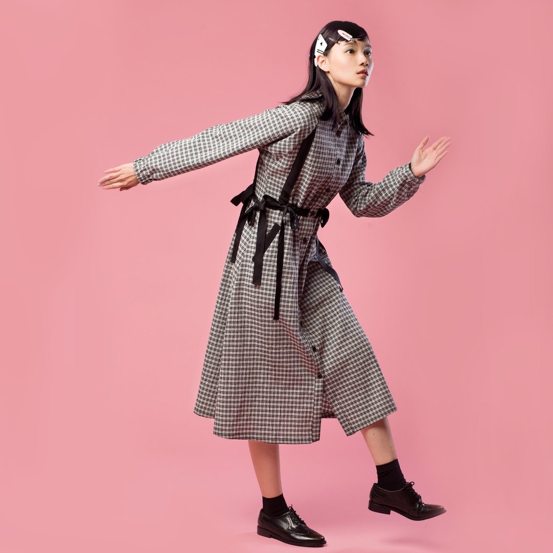 tan-tan / 格子长袖抽绳洋装 - 洋装/连衣裙 - 其他材质 灰色