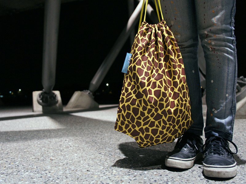 BLR 手工印制 长颈鹿 束口后背包 - 侧背包/斜挎包 - 其他材质 咖啡色