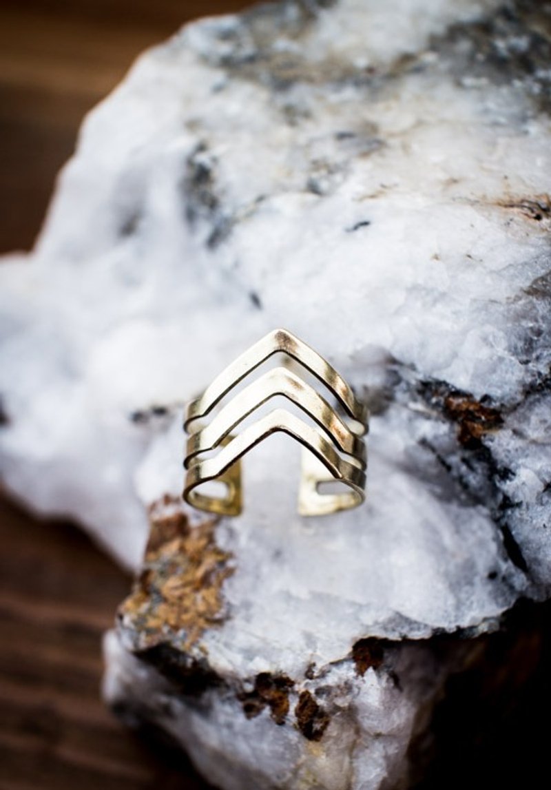 Chevron黄铜指节戒指 - 戒指 - 其他金属 金色