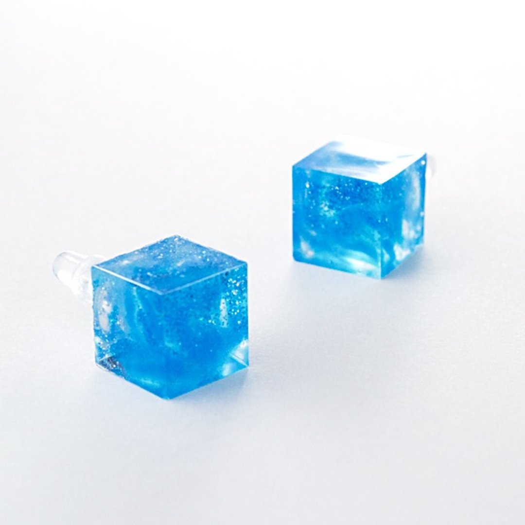Cube Pierce (clear stream) - 耳环/耳夹 - 其他材质 蓝色