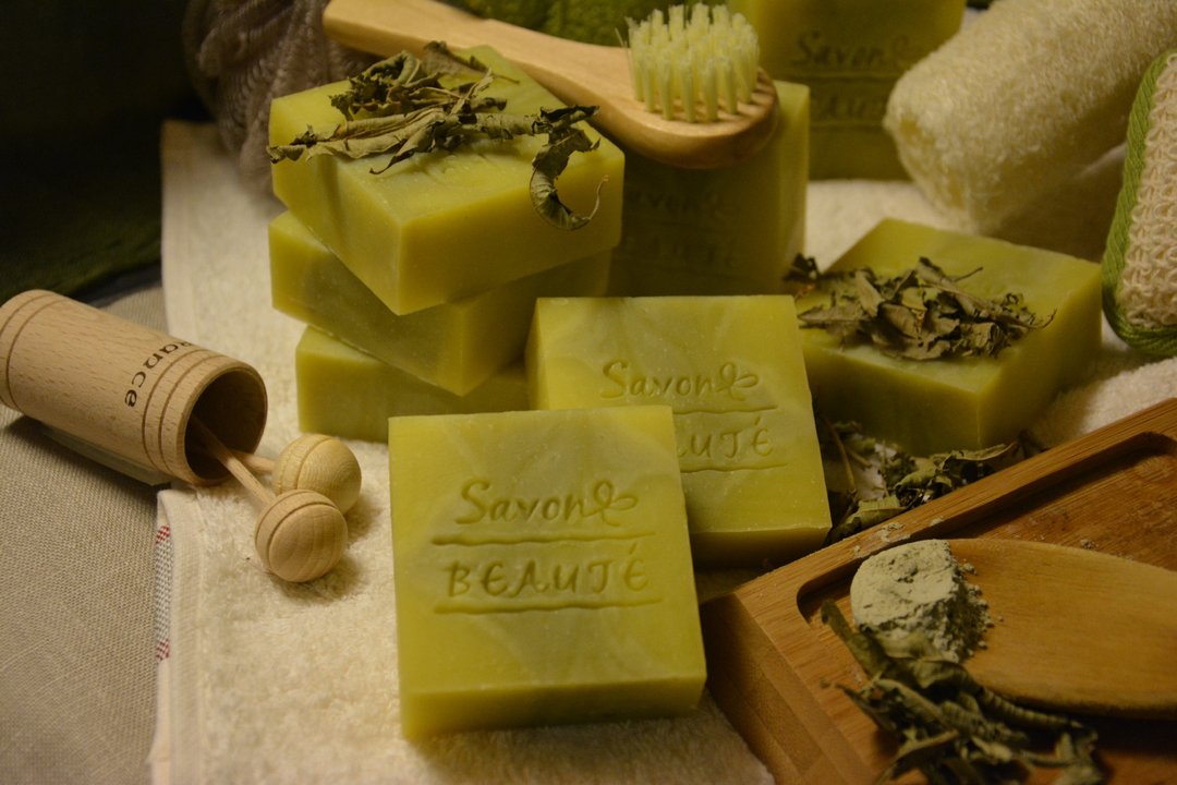 [Savon Beauté-莎媞作坊] 马鞭草绿石泥清新皂 - 香薰/精油/线香 - 植物．花 绿色