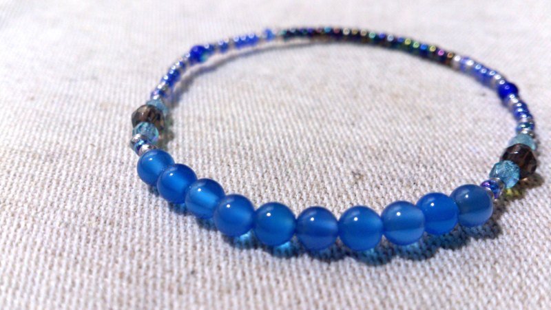 crystal in dearsharka || 蓝玛瑙 x 茶晶．柔彩蓝韵的安静魅力 - 手链/手环 - 宝石 蓝色