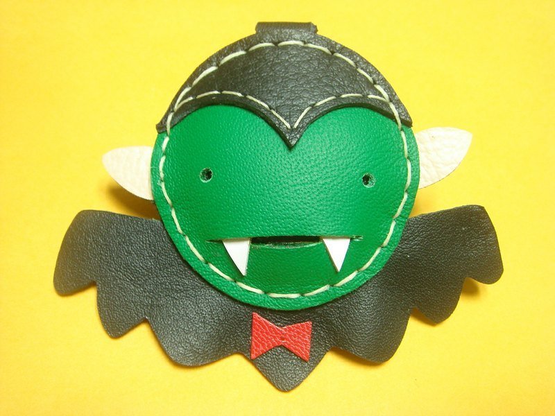 {Leatherprince 手工皮革} 台湾MIT 绿色 可爱 吸血鬼 纯手工缝制 皮革 钥匙圈 / Alvin the Vampire Leather Keychain ( Green ) - 吊饰 - 真皮 