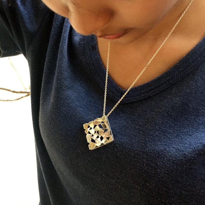 冰氛女款(纯银坠饰项链),冰溶代表火热的个性美,爱自己幸福中 - 项链 - 纯银 银色