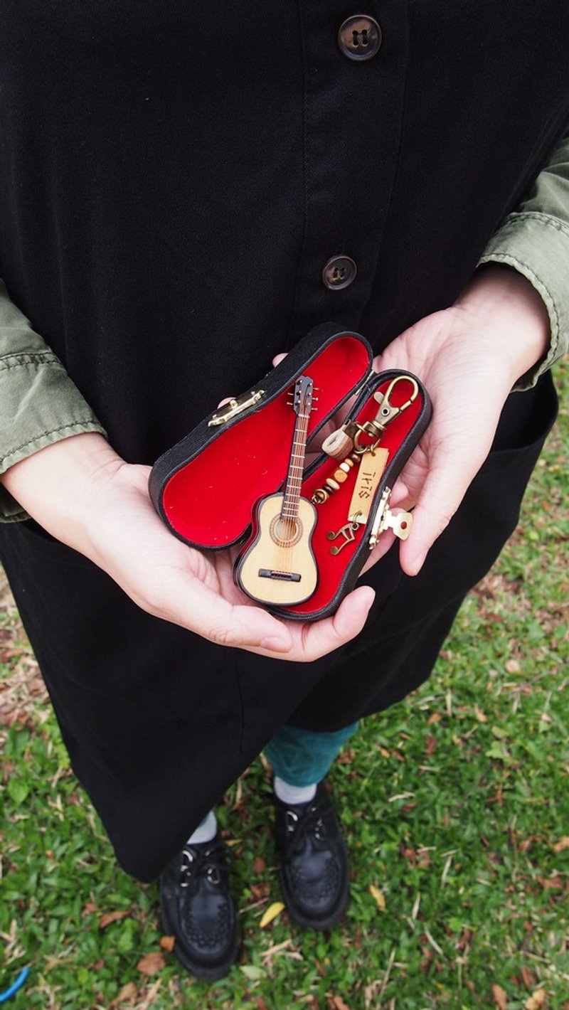 【古典吉他】mini guitar 质感迷你模型吊饰 定制 - 吊饰 - 木头 卡其色