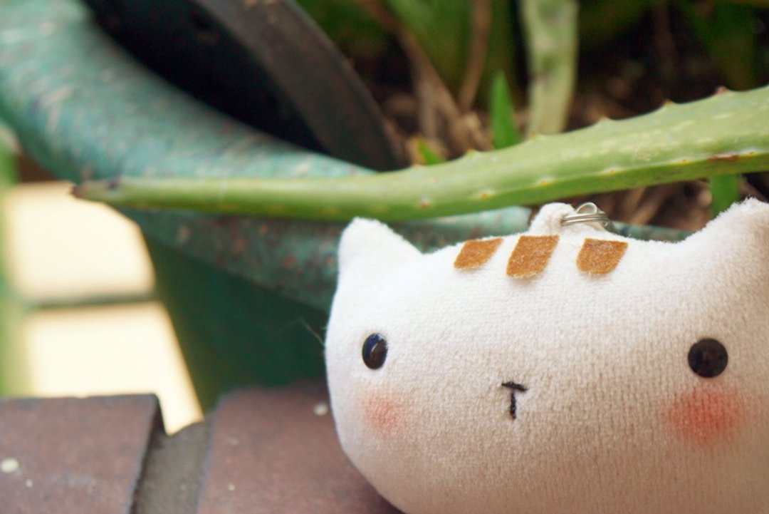 Bucute 擦拭手机屏幕┃ 吉野猫手机吊饰┃附耳机塞┃白 - 其他 - 其他材质 白色