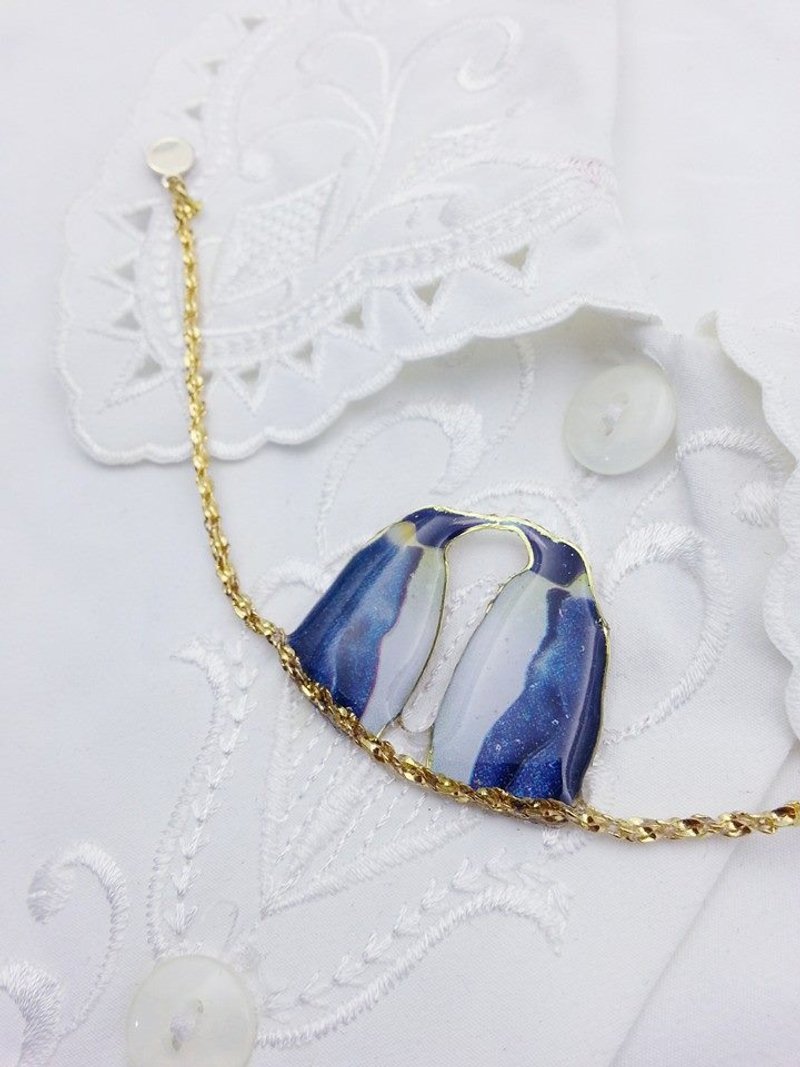 【Lost and find】  企鹅情侣 领扣 围巾扣 - 胸针 - 其他金属 蓝色