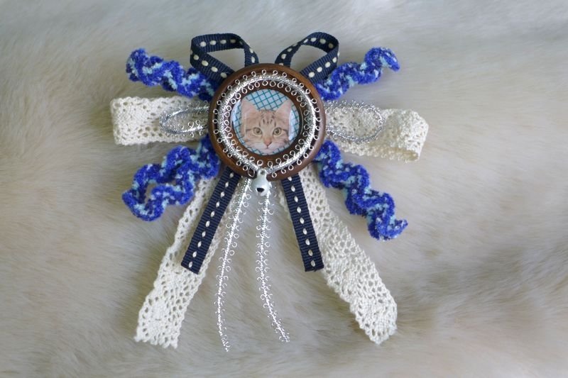 毛小孩--Tiger  蝴蝶结别针 - 胸针 - 其他材质 多色