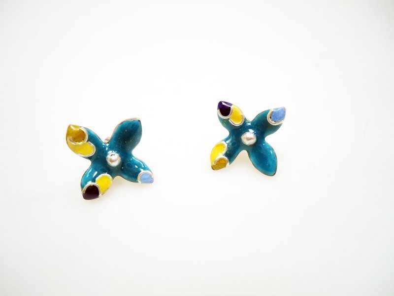 Flora Enameling Earrings花朵珐琅耳环(蓝) - 耳环/耳夹 - 其他金属 
