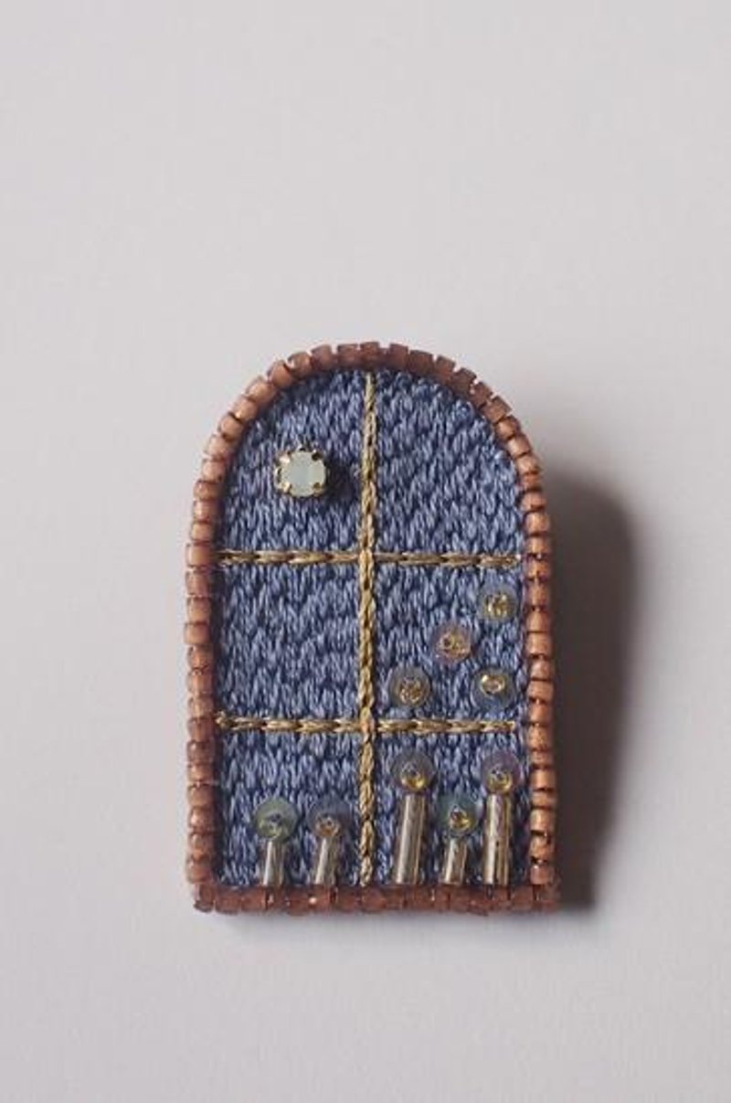 window brooch "night flower" - 胸针 - 其他材质 蓝色