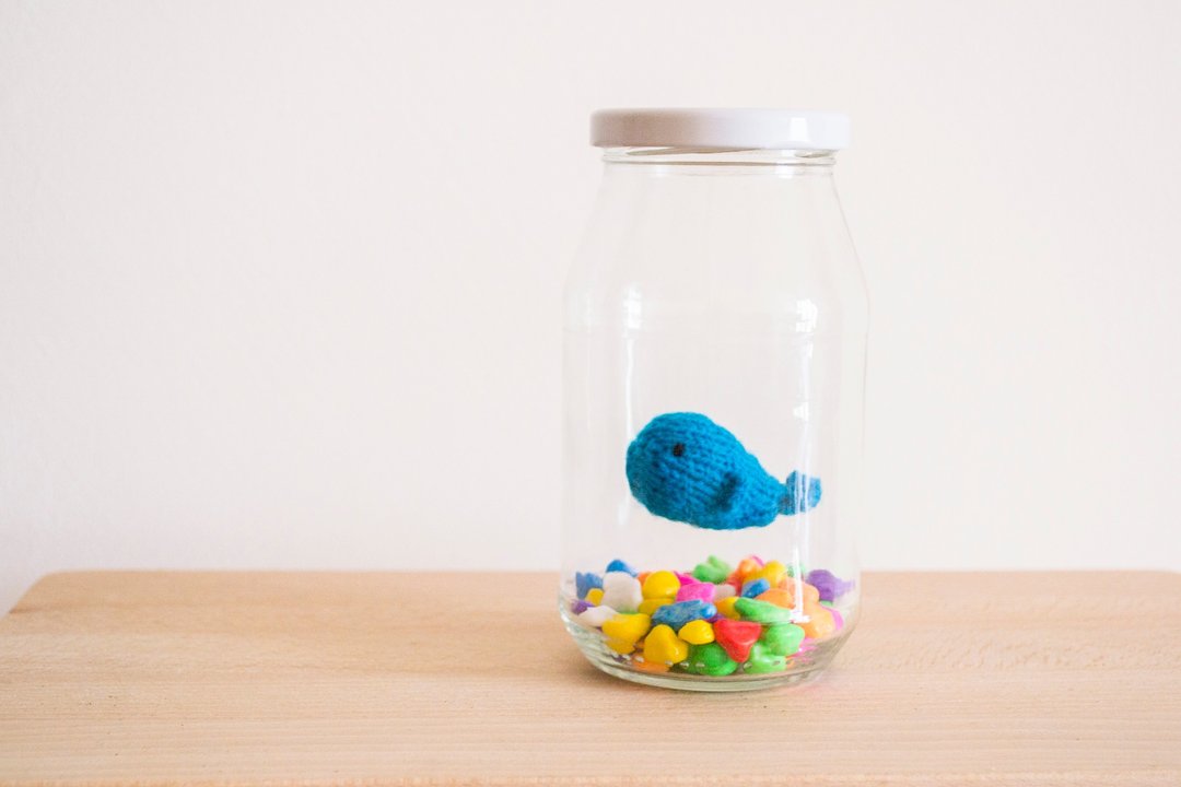 Mini Whale knitted amigurumi home decor ornament - 摆饰 - 其他材质 蓝色