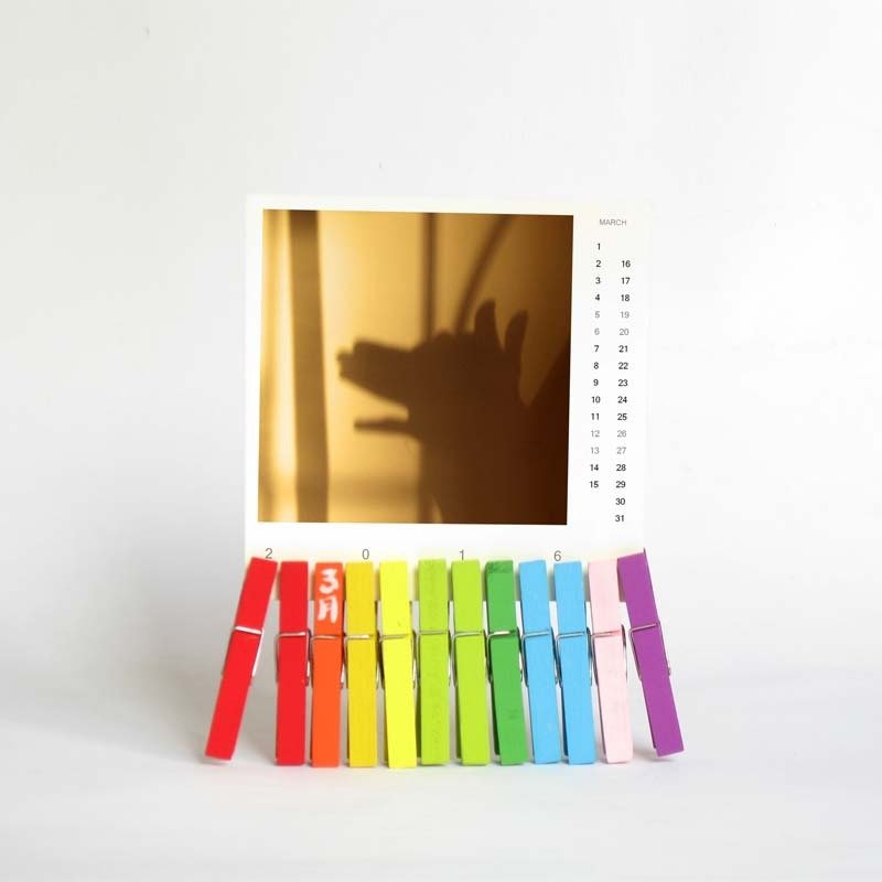 叻叻2017 年历（大）彩虹色 带年历架子 - 年历/台历 - 纸 多色