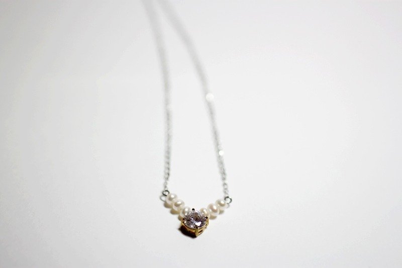 周年庆全馆9折 Forever Love 珍珠黄铜碎钻 不锈钢项链 - 项链 - 宝石 白色