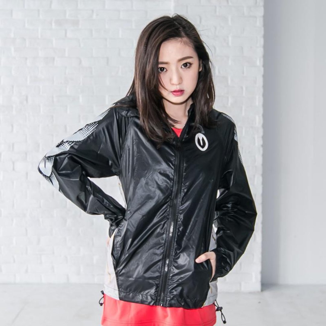 流星雨女防风外套-绝黑 - 女装休闲/机能外套 - 其他材质 黑色