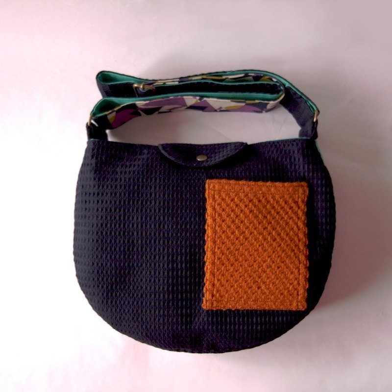 深蓝斜背包 - 侧背包/斜挎包 - 其他材质 蓝色