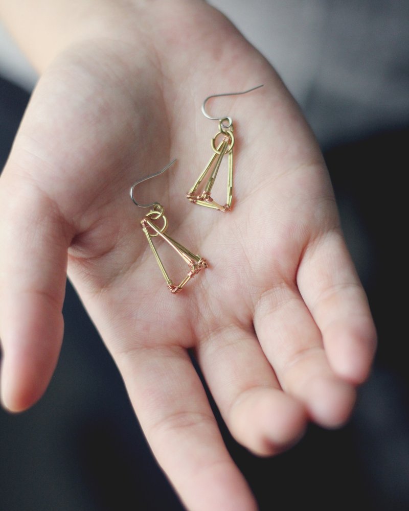 几何系列 - 耳环 E01 ( 金字塔 ) - 耳环/耳夹 - 其他金属 金色