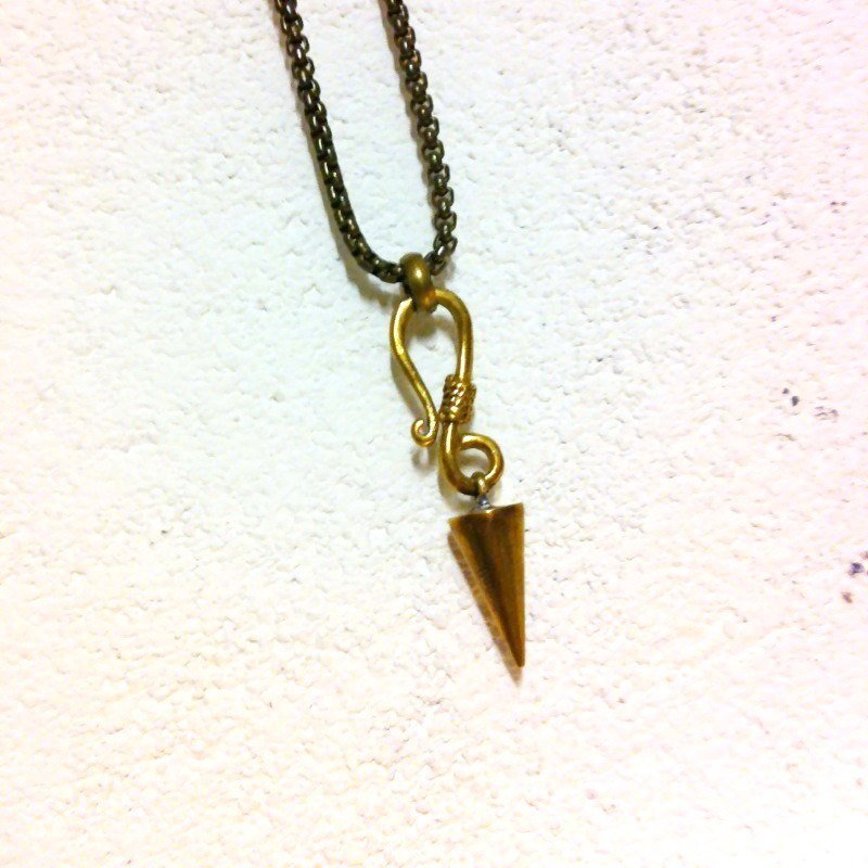 **DORCUS**复古铜金锥形坠饰项炼/纯黄铜/手工制 - 项链 - 其他金属 金色