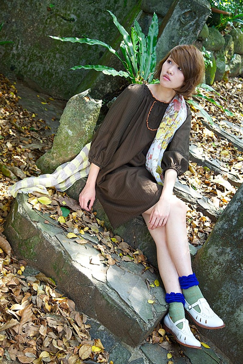 & by tan&luciana 缩领口双色配七分袖暗格子洋装 - 洋装/连衣裙 - 棉．麻 咖啡色